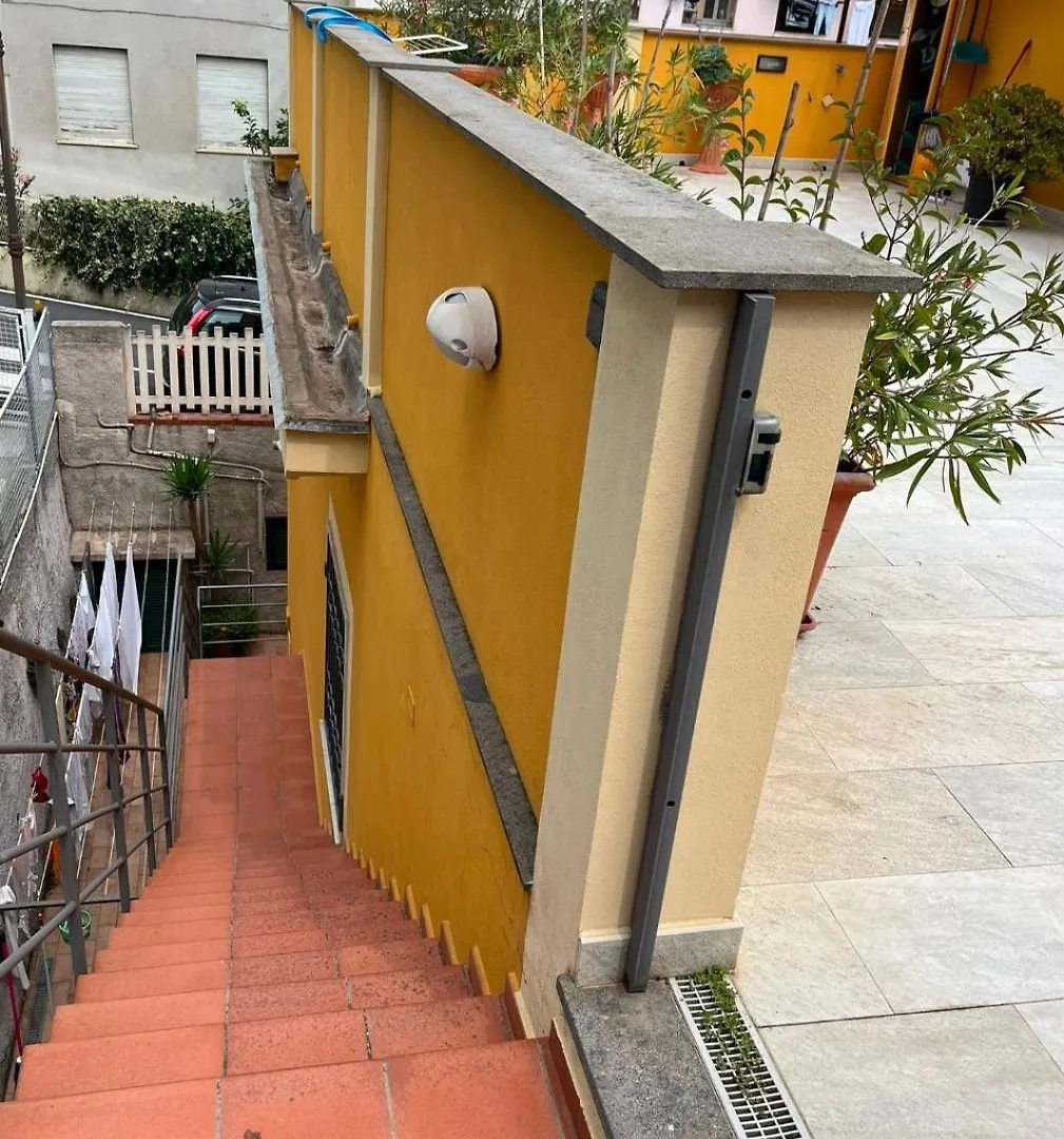 La Casa Gialla Laigueglia 0*,  Italia